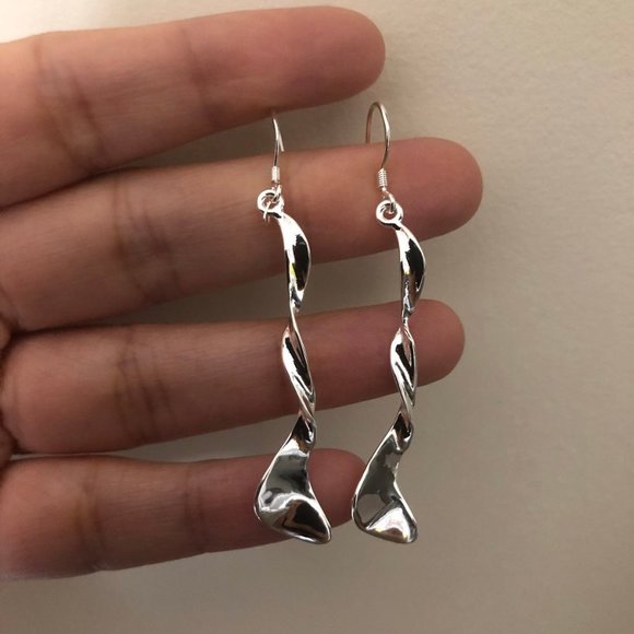 925 sterling silver dangle earrings NWOT - Picture 5 of 5